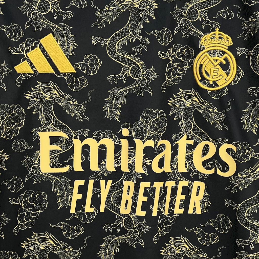 Real Madrid Edición Golden Dragon 2025/26 Versión Fan