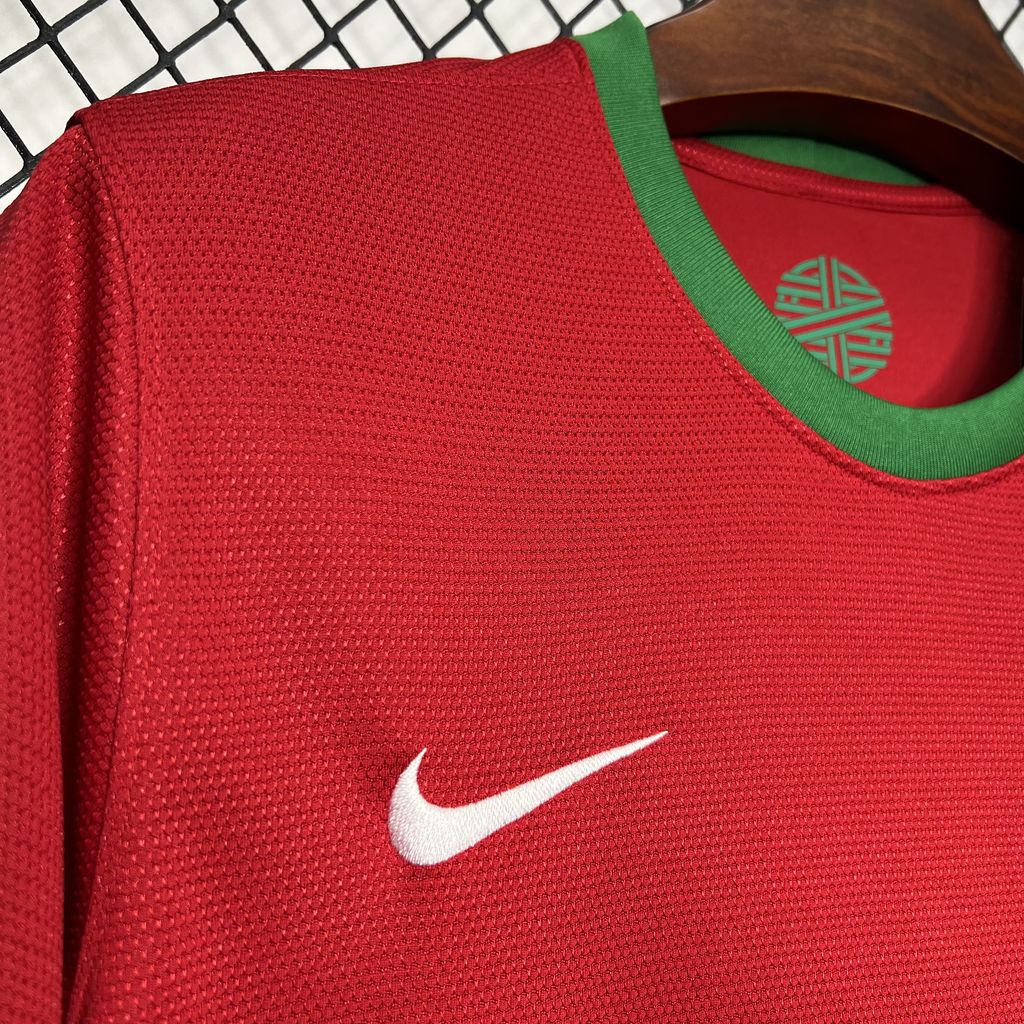 Camiseta Portugal Local Retro 2012