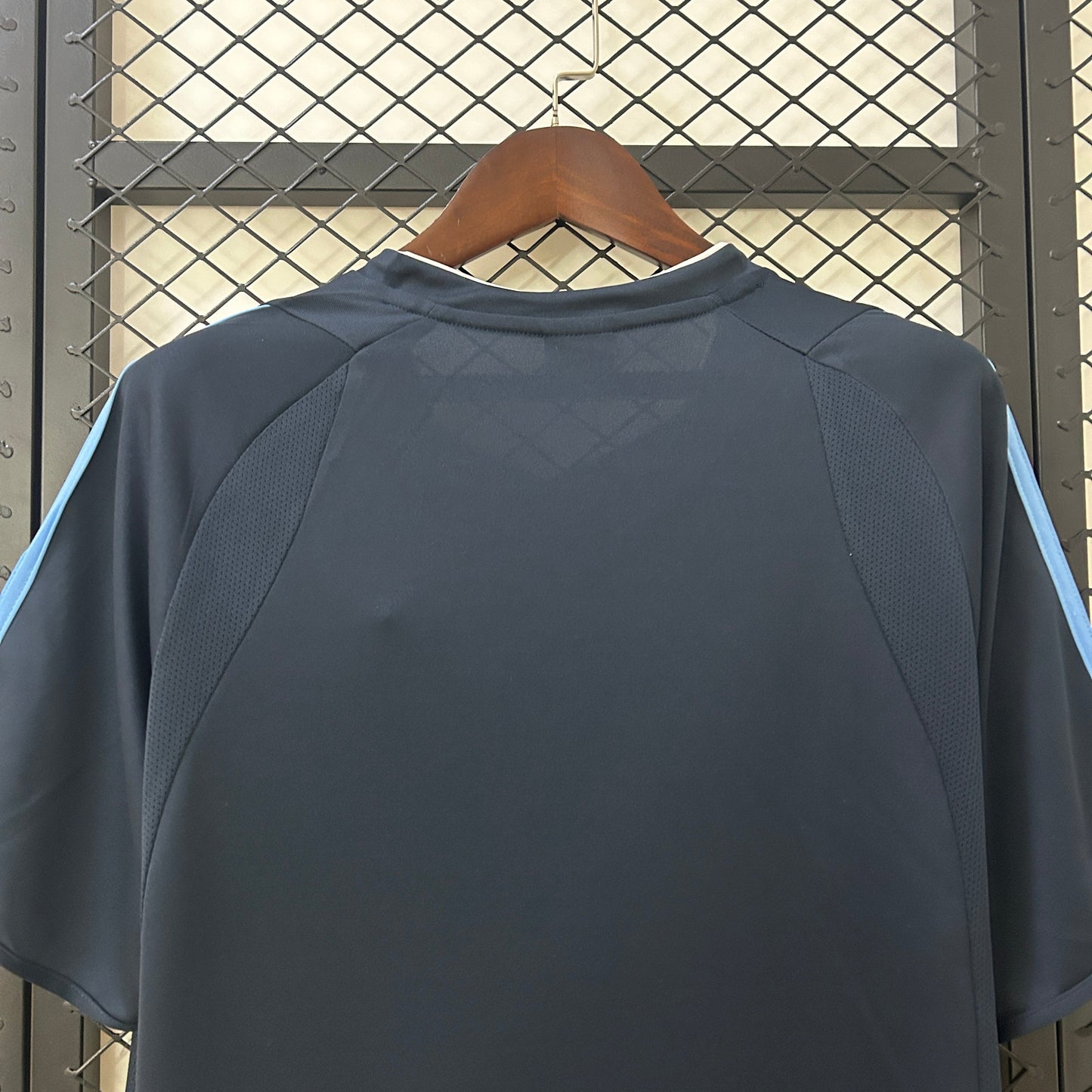 Camiseta Real Madrid Visita Retro 2003/04 Versión Fan