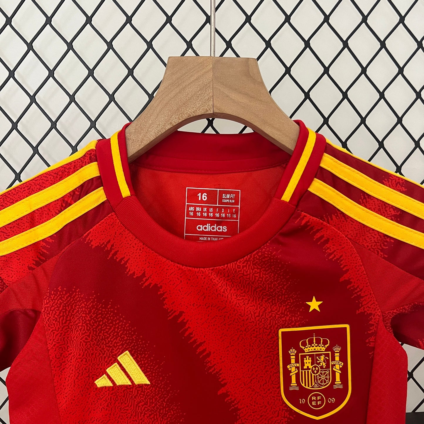 Conjunto niños España Local 2024/25