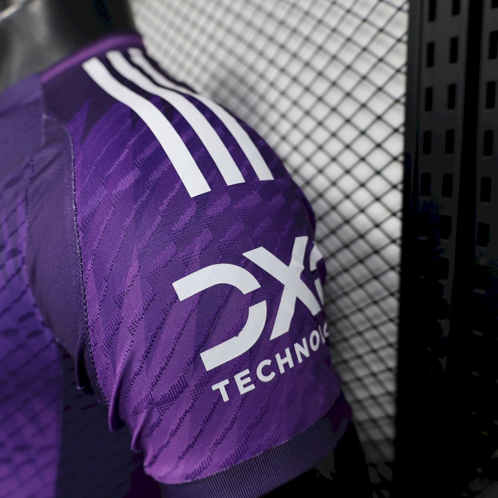 Camiseta Manchester United "Edición Especial Morada" 2025/26 Versión Jugador