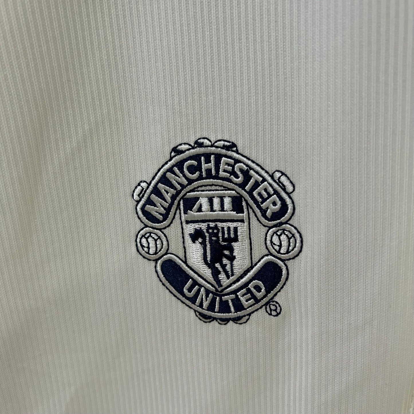 Camiseta Manchester United Visita Retro 2000/02 Versión Fan