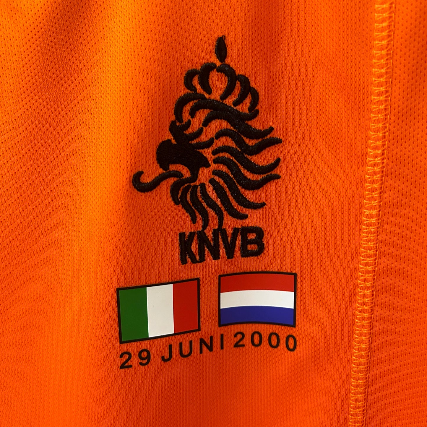 Camiseta Países Bajos Local Retro 2000 Versión Fan