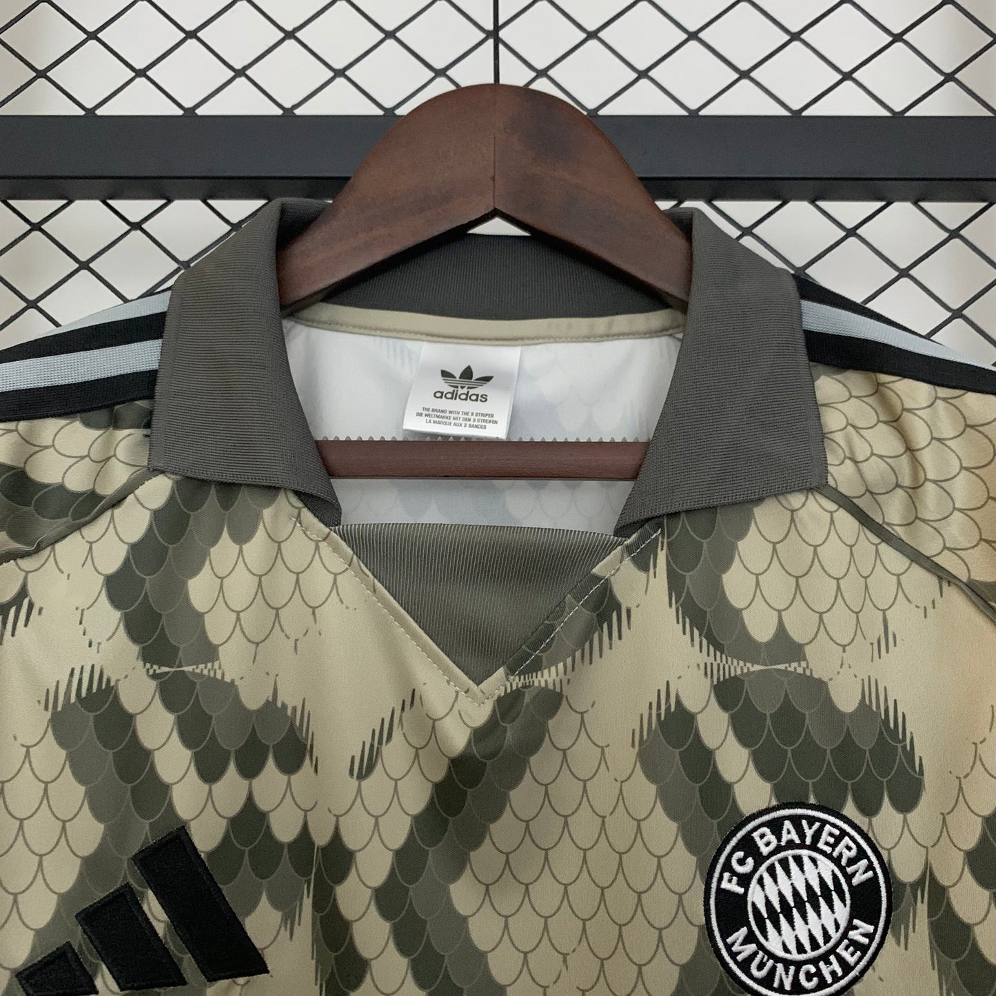 Camiseta Bayern Munich "Edición Especial Escamas" 2025/26 Versión Fan