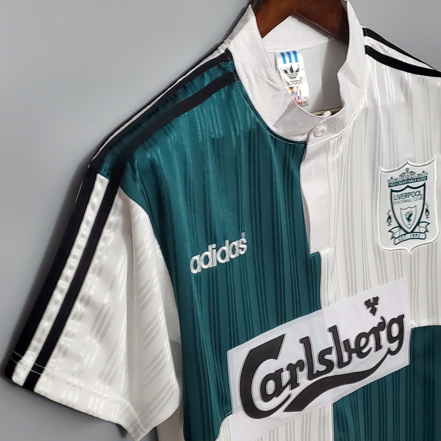 Liverpool 95/96 Visitante | Retro