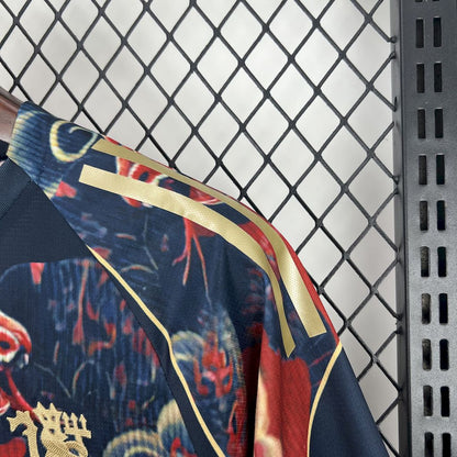 Camiseta Manchester United "Red Snake" 2025/26 Versión Fan