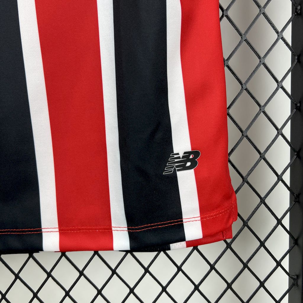 Sao Paulo Visita 2025/26 Versión Fan