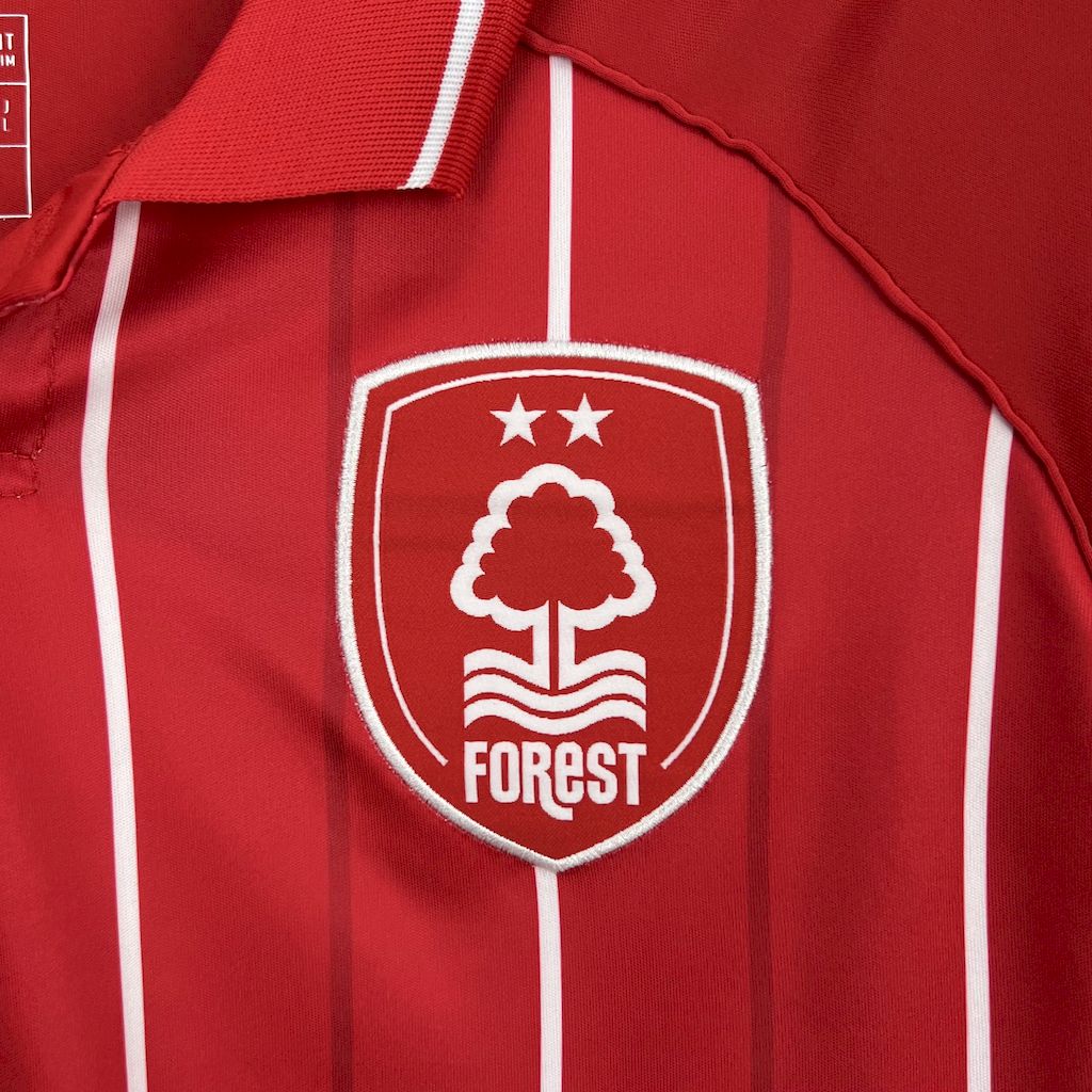 Nottingham Forest Local 2025/26 Versión Fan