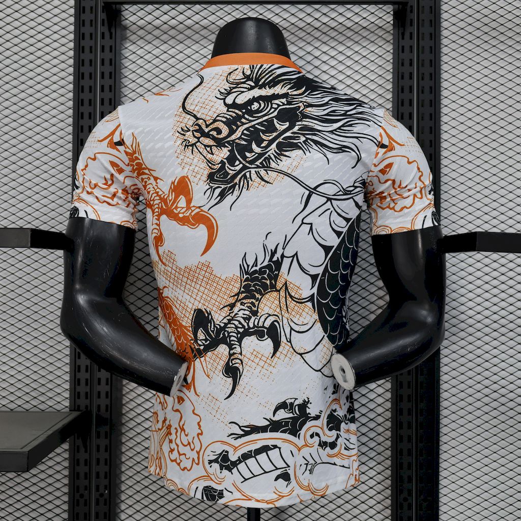 Real Madrid Dragón Negro y Blanco 2025/26 Versión Jugador