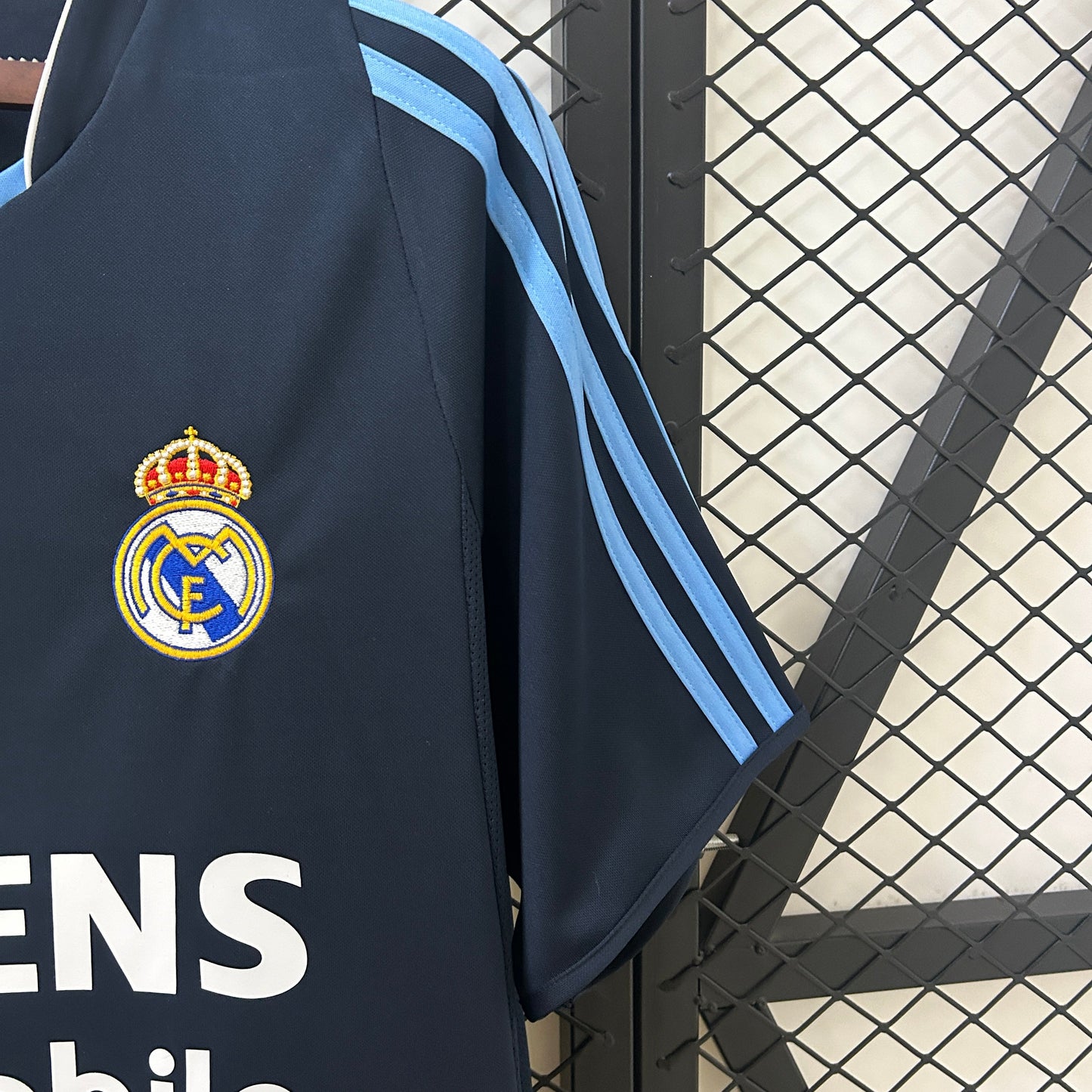 Camiseta Real Madrid Visita Retro 2003/04 Versión Fan