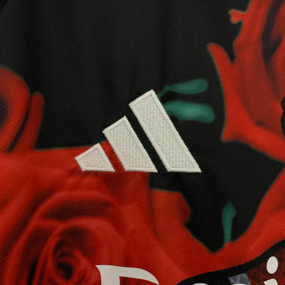 Real Madrid Edición Red Rosas 2025/26 Versión Fan